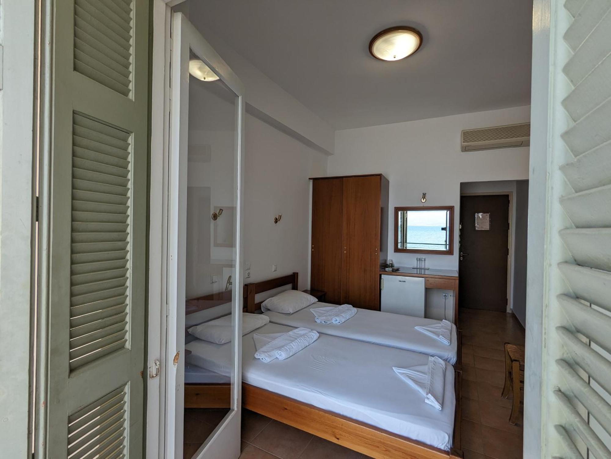 Helen'S Rooms Míloi Buitenkant foto